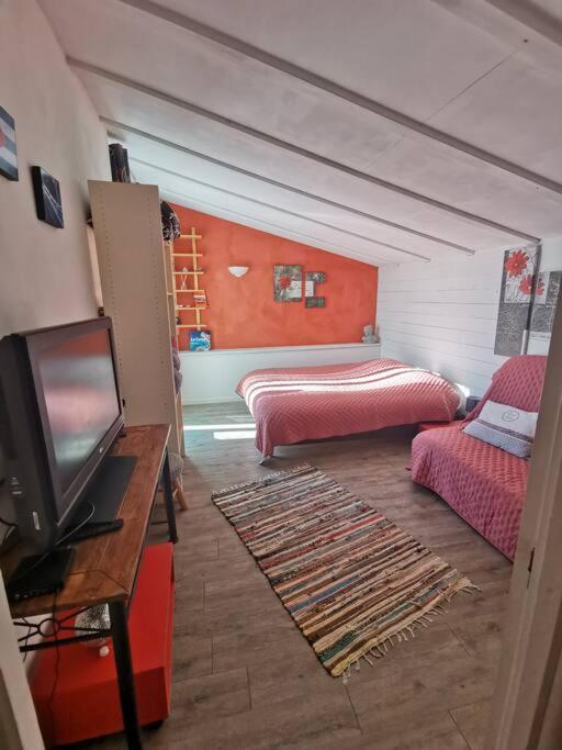 Entre Ventoux Et Luberon, Appartement Dans Maison. Malemort-du-Comtat Exterior photo